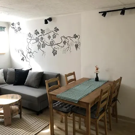 Sklipek-chatka Bella Moravia * Dobre Pole