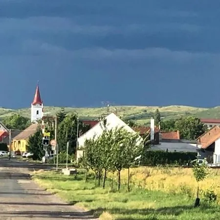 Sklípek-chatka Bella Moravia * Dobré Pole
