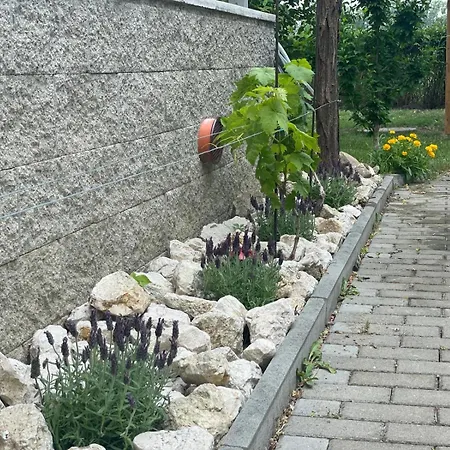 Sklipek-chatka Bella Moravia Lodge *