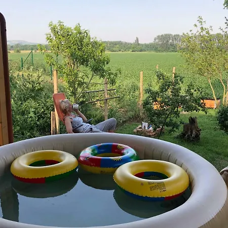 Sklipek-chatka Bella Moravia Lodge Dobre Pole